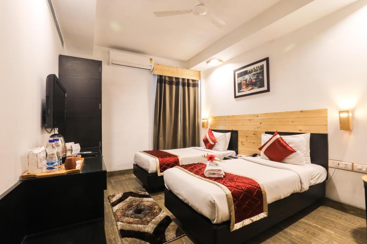Siesta Basil - Okhla Hotel New Delhi Exterior photo