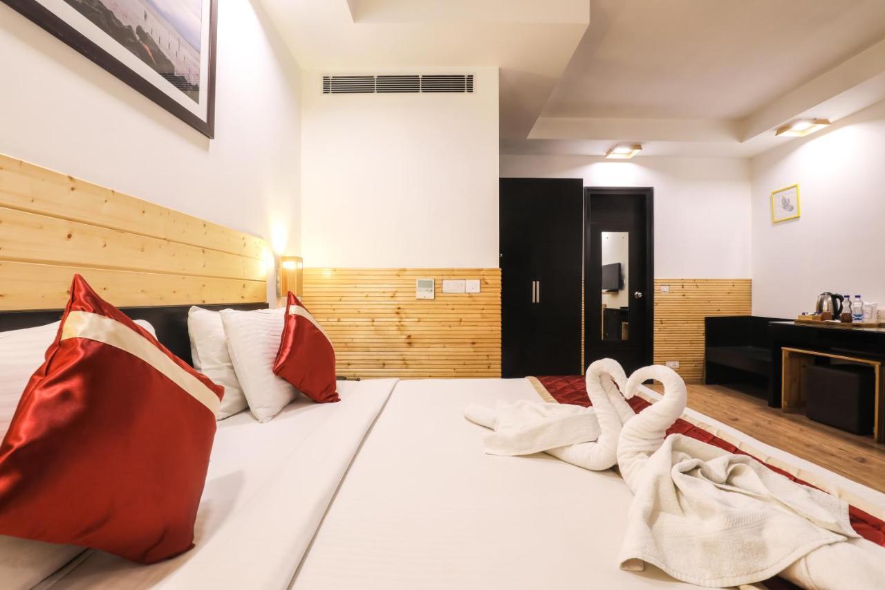 Siesta Basil - Okhla Hotel New Delhi Exterior photo